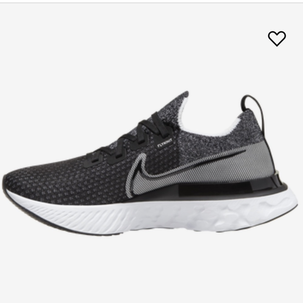 NIKE FLYKNIT